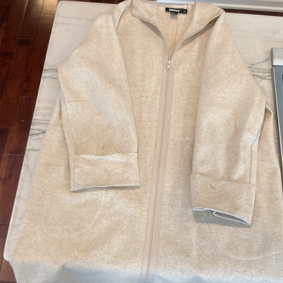 DKNY cream wool biased coat - Picture 6 of 8